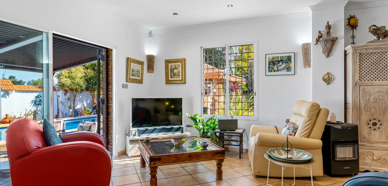 Herverkoop - Country Property -
Daya Nueva - Daya Nueva - Country