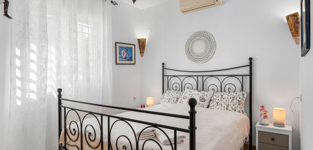 Herverkoop - Country Property -
Daya Nueva - Daya Nueva - Country