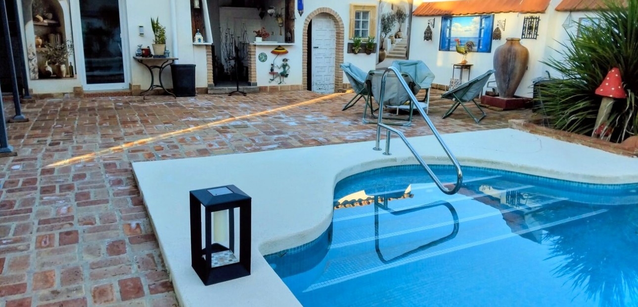 Herverkoop - Country Property -
Daya Nueva - Daya Nueva - Country