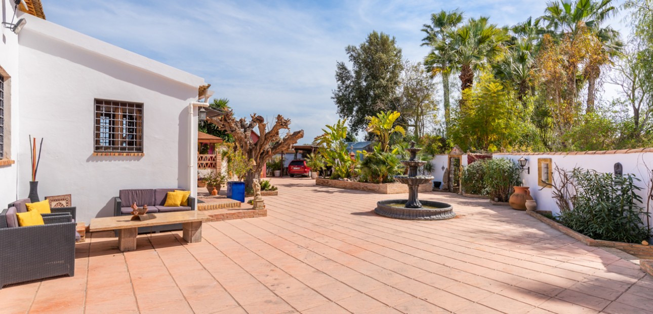 Herverkoop - Country Property -
Daya Nueva - Daya Nueva - Country