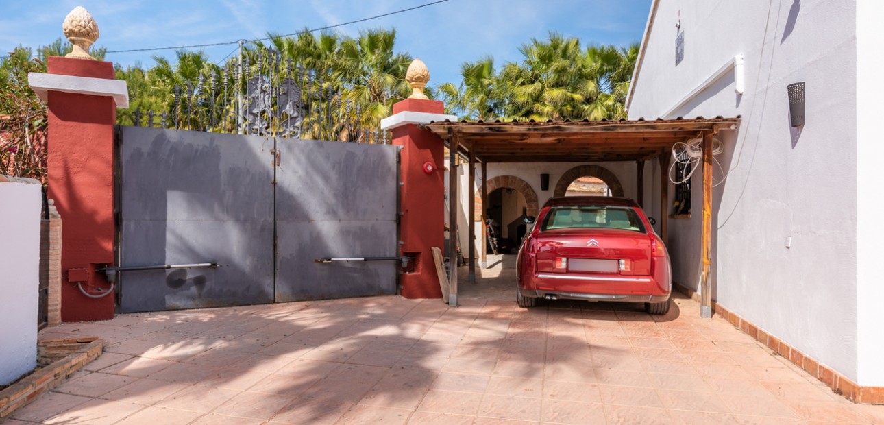 Herverkoop - Country Property -
Daya Nueva - Daya Nueva - Country