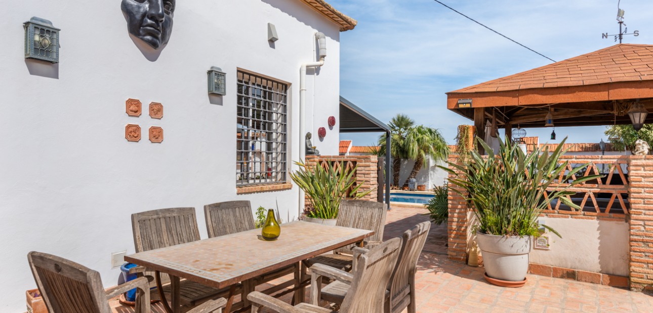 Herverkoop - Country Property -
Daya Nueva - Daya Nueva - Country