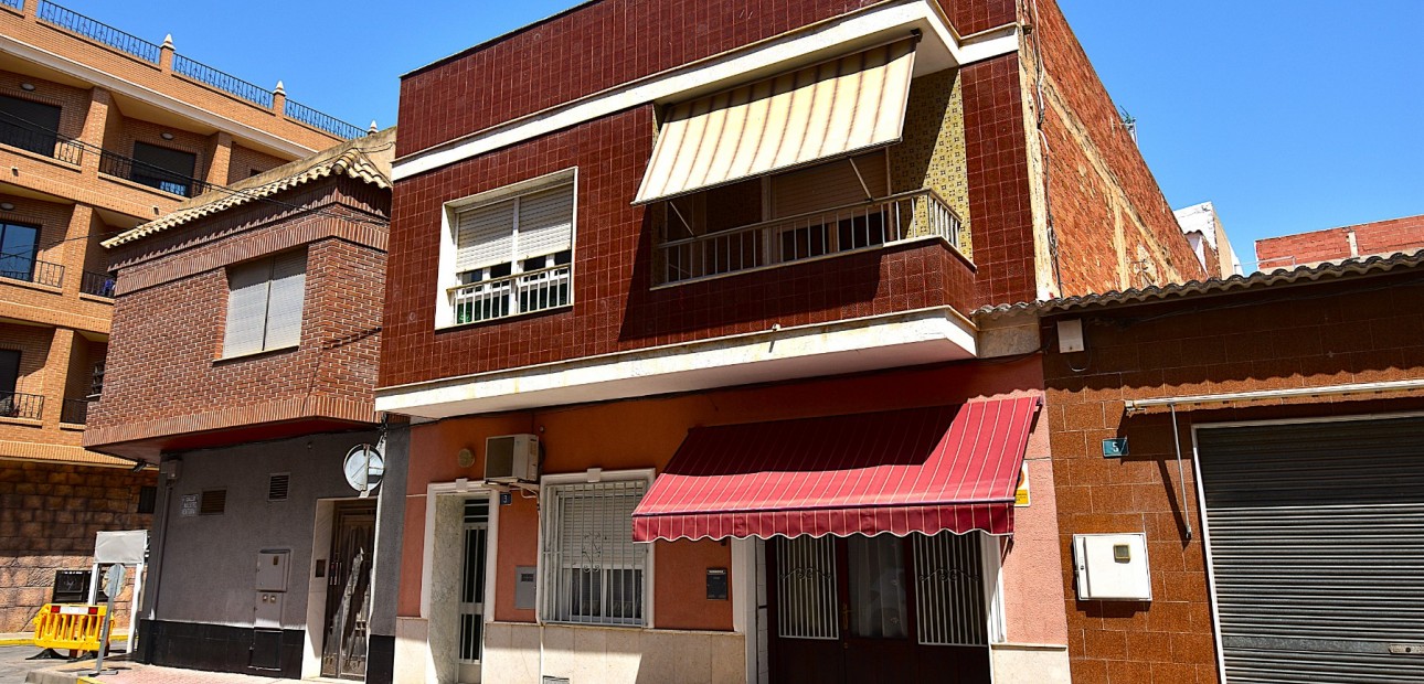 Herverkoop - Herenhuis -
Rojales - Rojales - Village