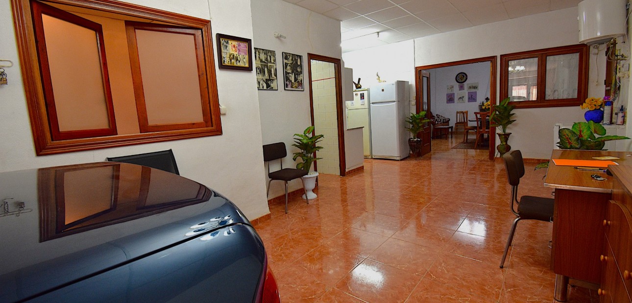 Herverkoop - Herenhuis -
Rojales - Rojales - Village