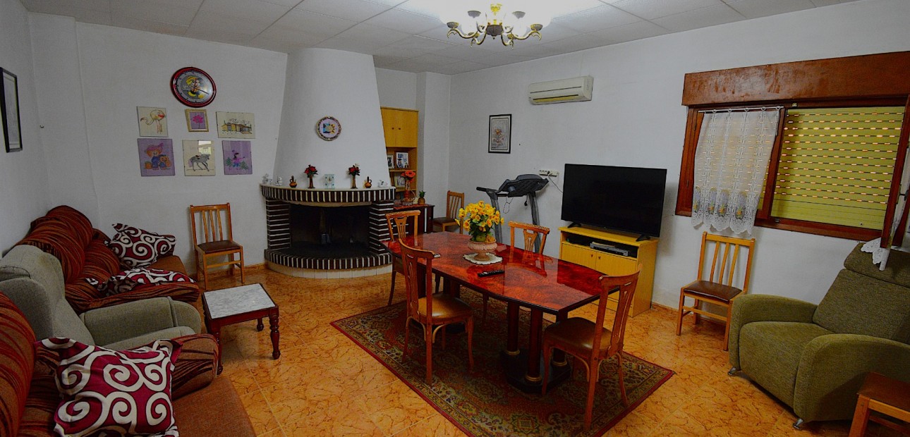 Herverkoop - Herenhuis -
Rojales - Rojales - Village