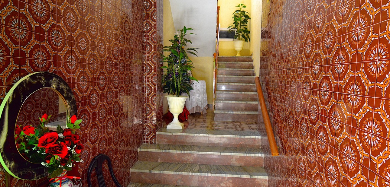 Herverkoop - Herenhuis -
Rojales - Rojales - Village