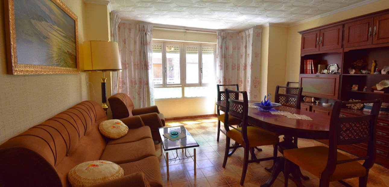 Herverkoop - Herenhuis -
Rojales - Rojales - Village