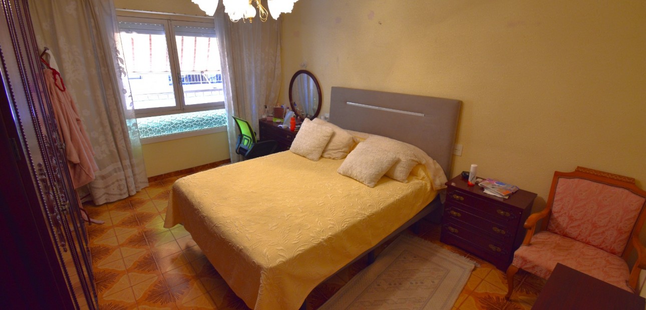 Herverkoop - Herenhuis -
Rojales - Rojales - Village