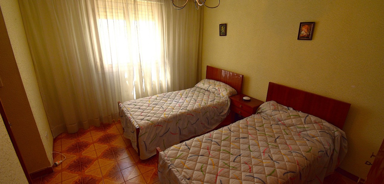 Herverkoop - Herenhuis -
Rojales - Rojales - Village