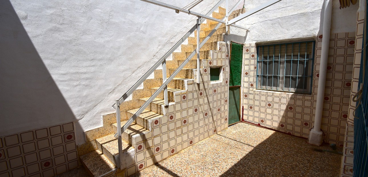 Herverkoop - Herenhuis -
Rojales - Rojales - Village