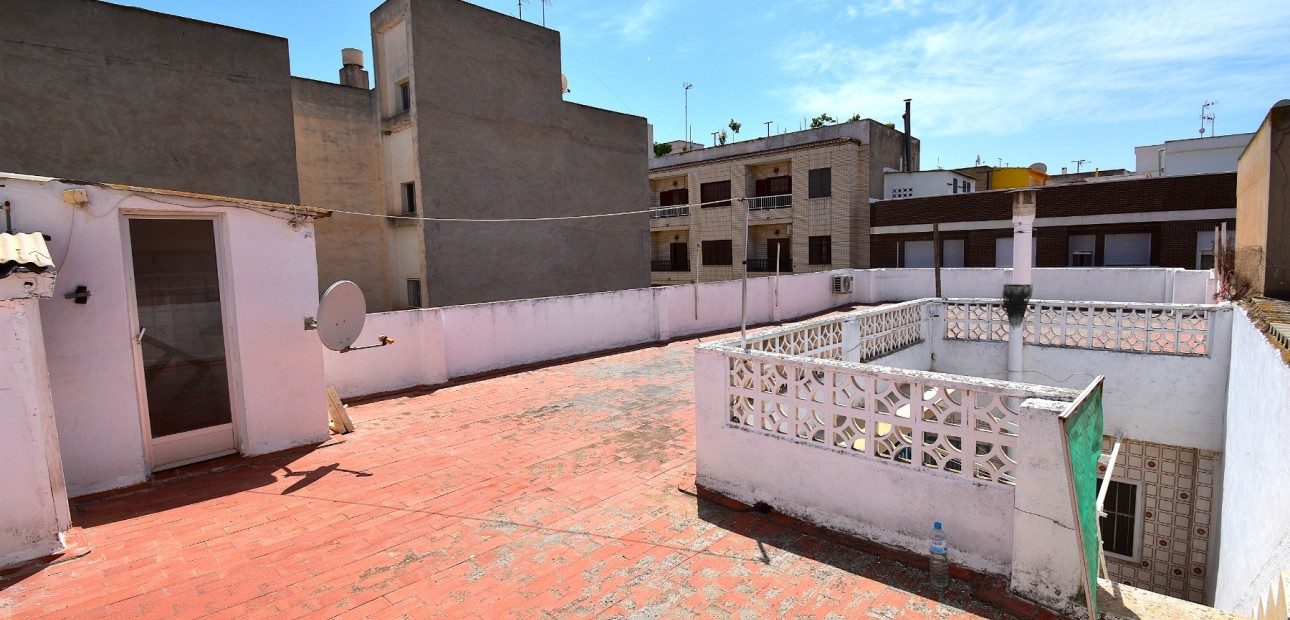 Herverkoop - Herenhuis -
Rojales - Rojales - Village