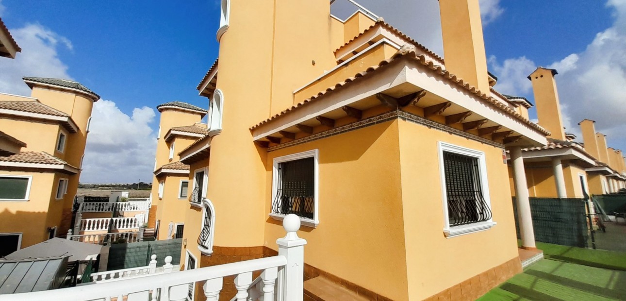 Herverkoop - Detached Villa -
Ciudad Quesada - Lo Marabu