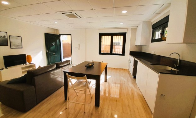 Herverkoop - Semi Detached Villa -
Ciudad Quesada - Lo Marabu