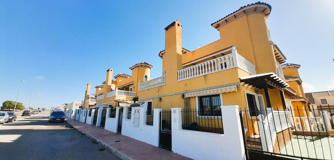 Herverkoop - Semi Detached Villa -
Ciudad Quesada - Lo Marabu