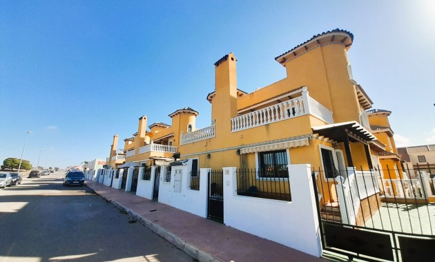 Herverkoop - Semi Detached Villa -
Ciudad Quesada - Lo Marabu