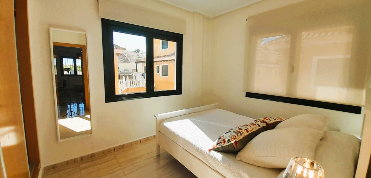 Herverkoop - Semi Detached Villa -
Ciudad Quesada - Lo Marabu