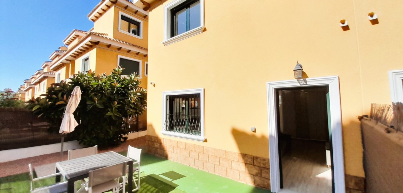 Herverkoop - Semi Detached Villa -
Ciudad Quesada - Lo Marabu