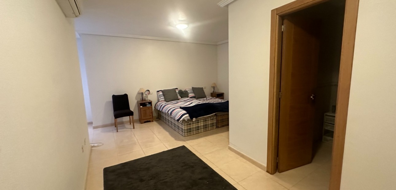 Sale - Apartment / flat -
Jacarilla