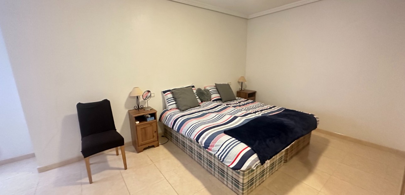 Sale - Apartment / flat -
Jacarilla