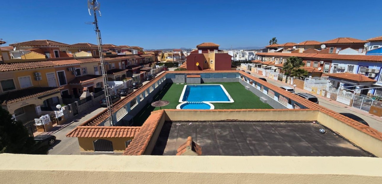 Herverkoop - duplex -
Torrevieja - Torretas