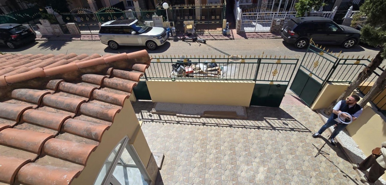 Herverkoop - duplex -
Torrevieja - Torretas