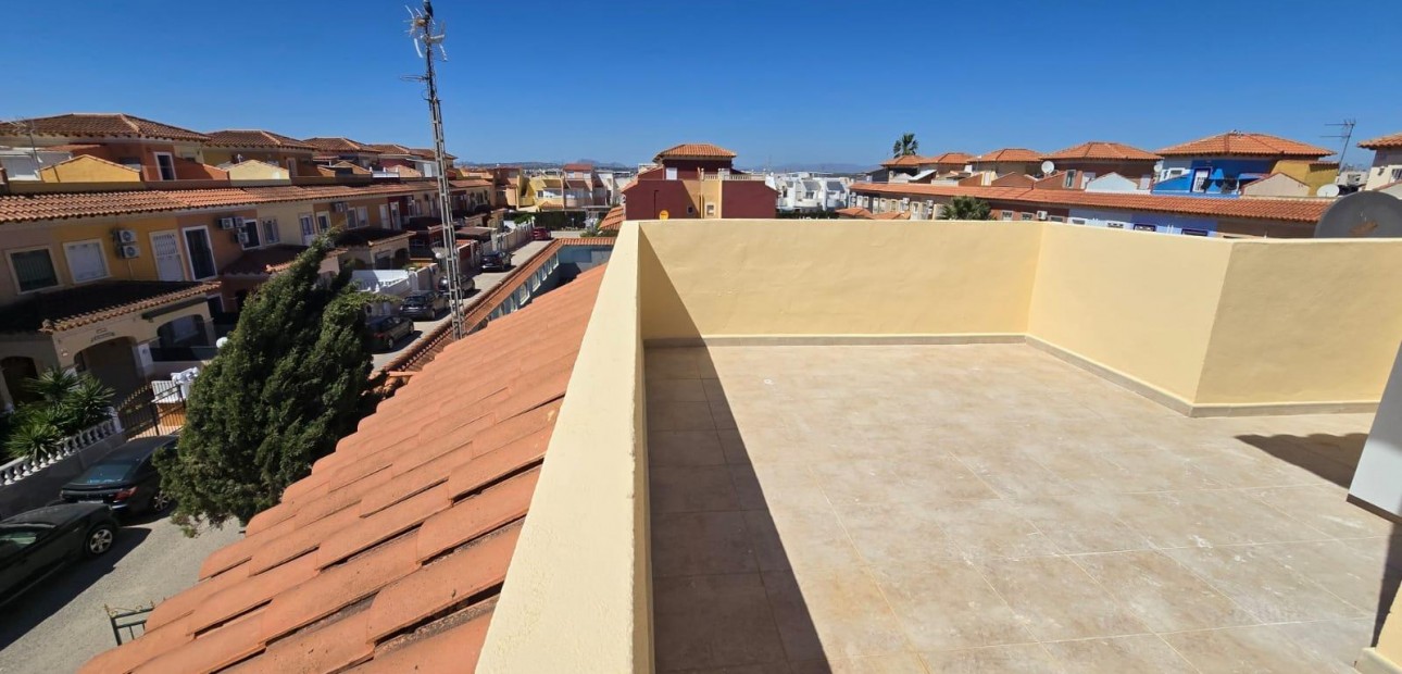 Herverkoop - duplex -
Torrevieja - Torretas