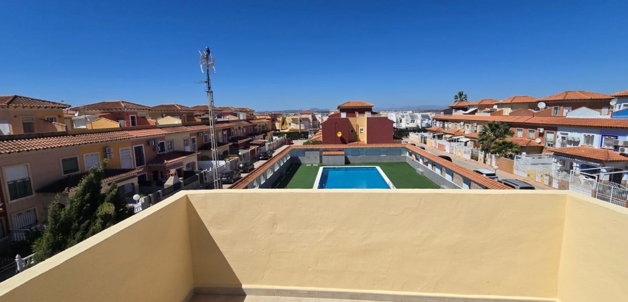 Herverkoop - duplex -
Torrevieja - Torretas