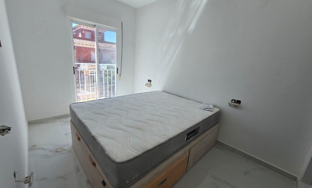 Herverkoop - duplex -
Torrevieja - Torretas