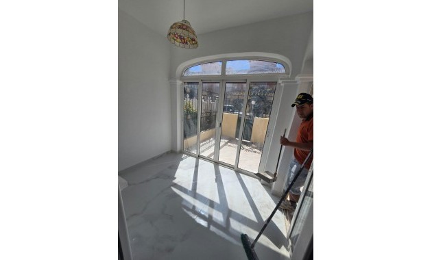 Herverkoop - duplex -
Torrevieja - Torretas