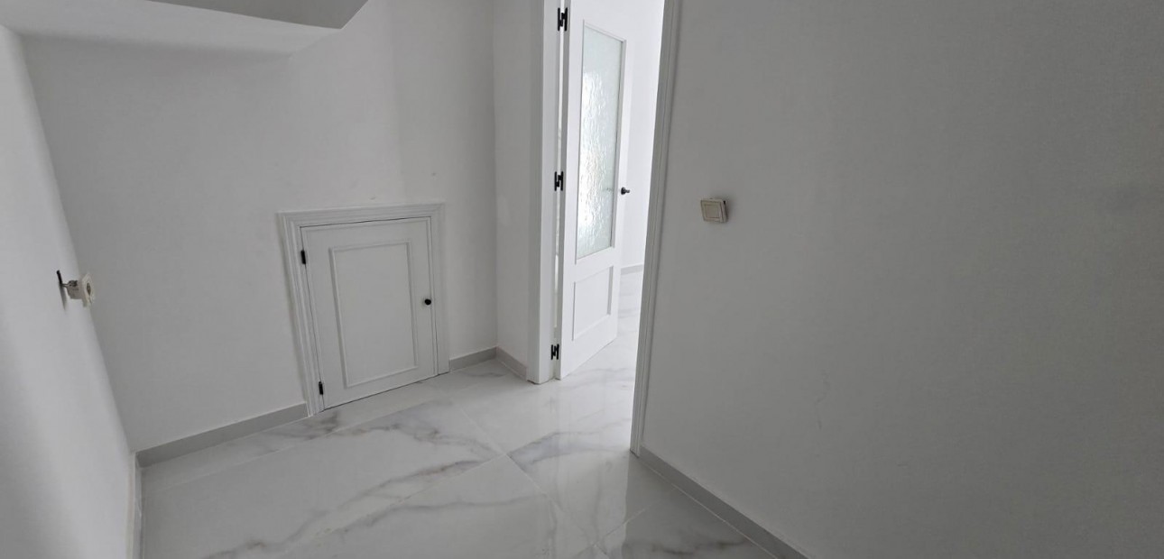 Herverkoop - duplex -
Torrevieja - Torretas