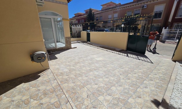 Herverkoop - duplex -
Torrevieja - Torretas