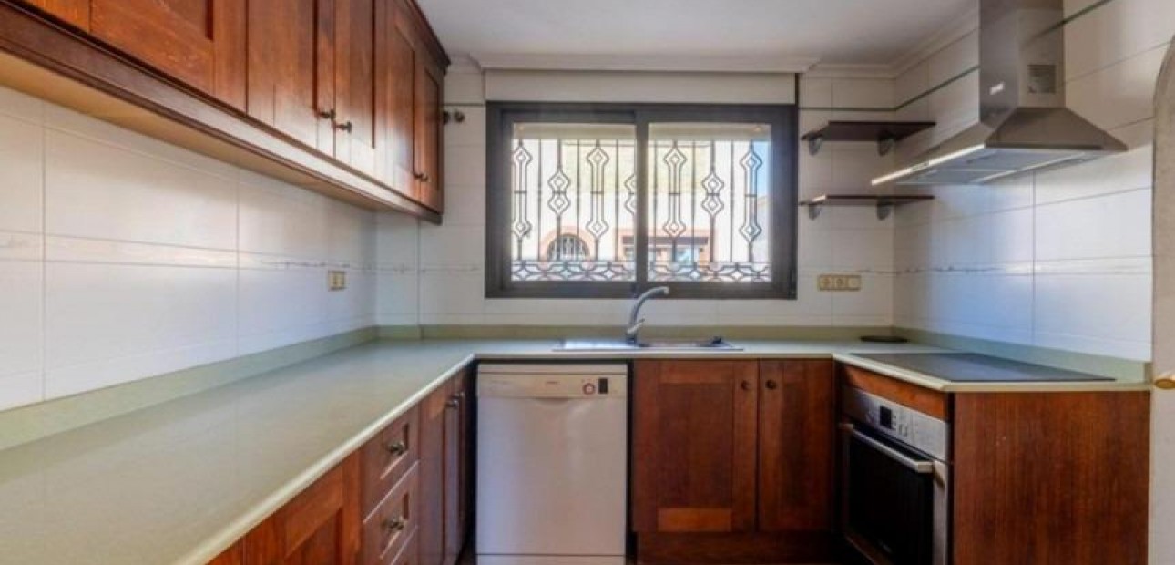 Herverkoop - Villa -
Orihuela Costa - PAU 8