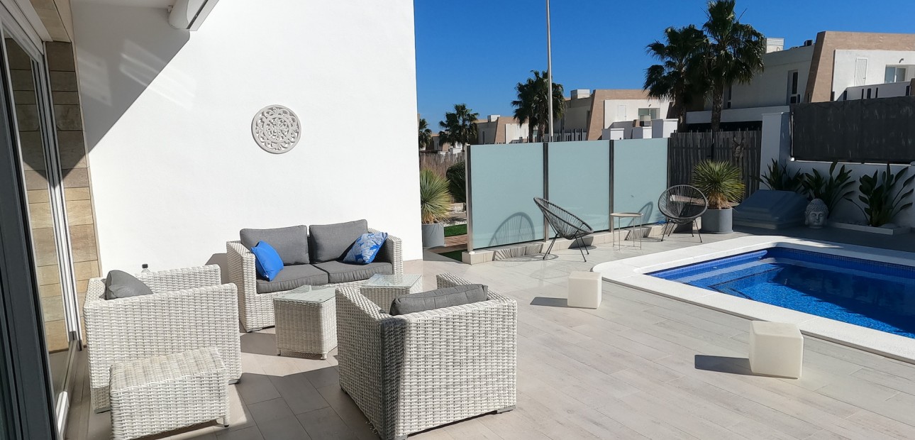 Herverkoop - Detached Villa -
Algorfa - La Finca Golf Resort