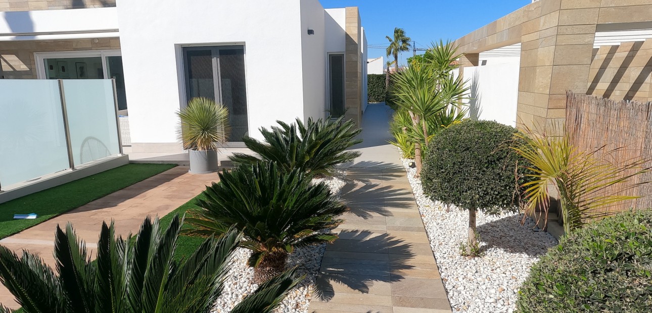Herverkoop - Detached Villa -
Algorfa - La Finca Golf Resort
