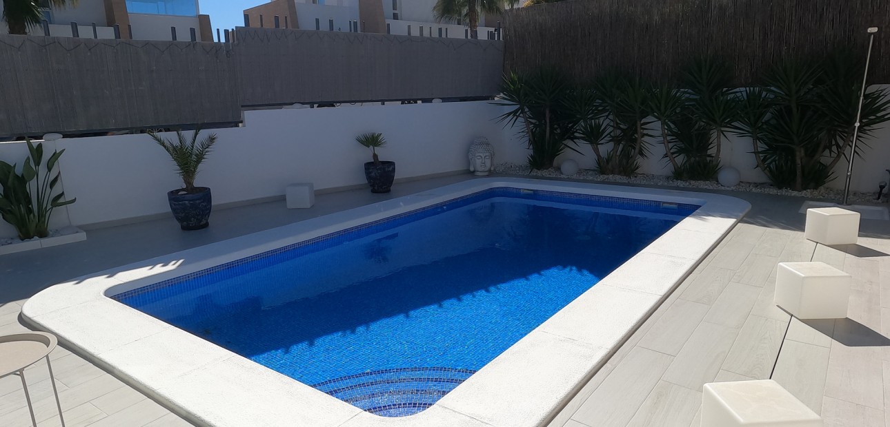 Herverkoop - Detached Villa -
Algorfa - La Finca Golf Resort