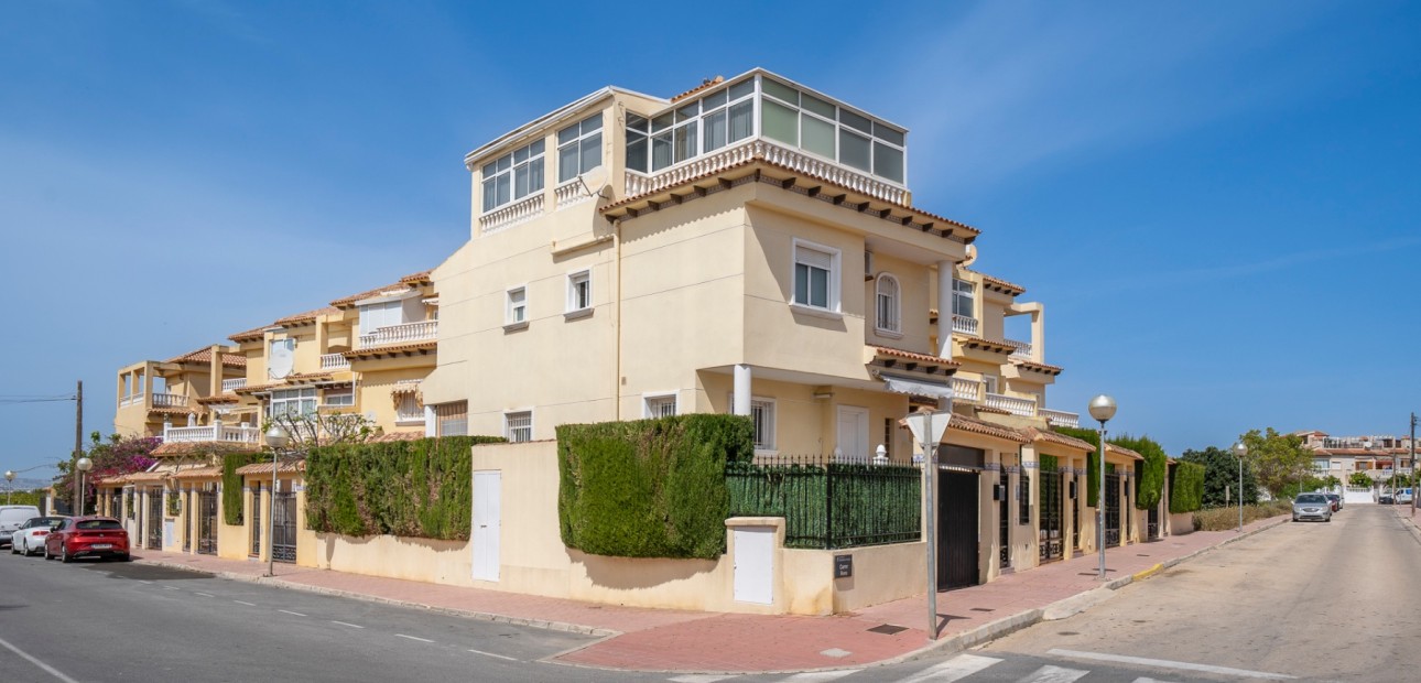 Herverkoop - Herenhuis -
Guardamar del Segura - El Moncayo