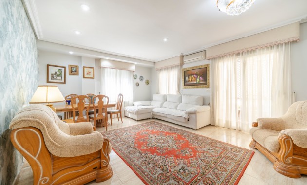 Herverkoop - Herenhuis -
Guardamar del Segura - El Moncayo