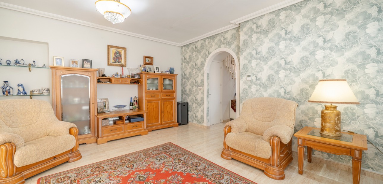 Herverkoop - Herenhuis -
Guardamar del Segura - El Moncayo