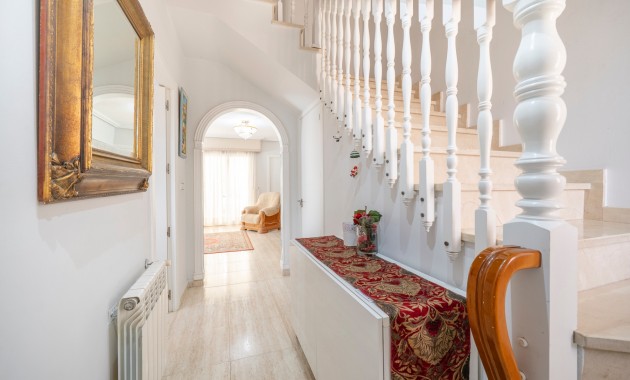 Herverkoop - Herenhuis -
Guardamar del Segura - El Moncayo