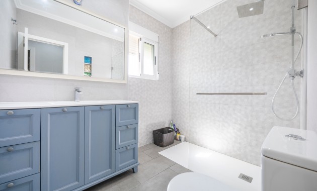 Herverkoop - Herenhuis -
Guardamar del Segura - El Moncayo