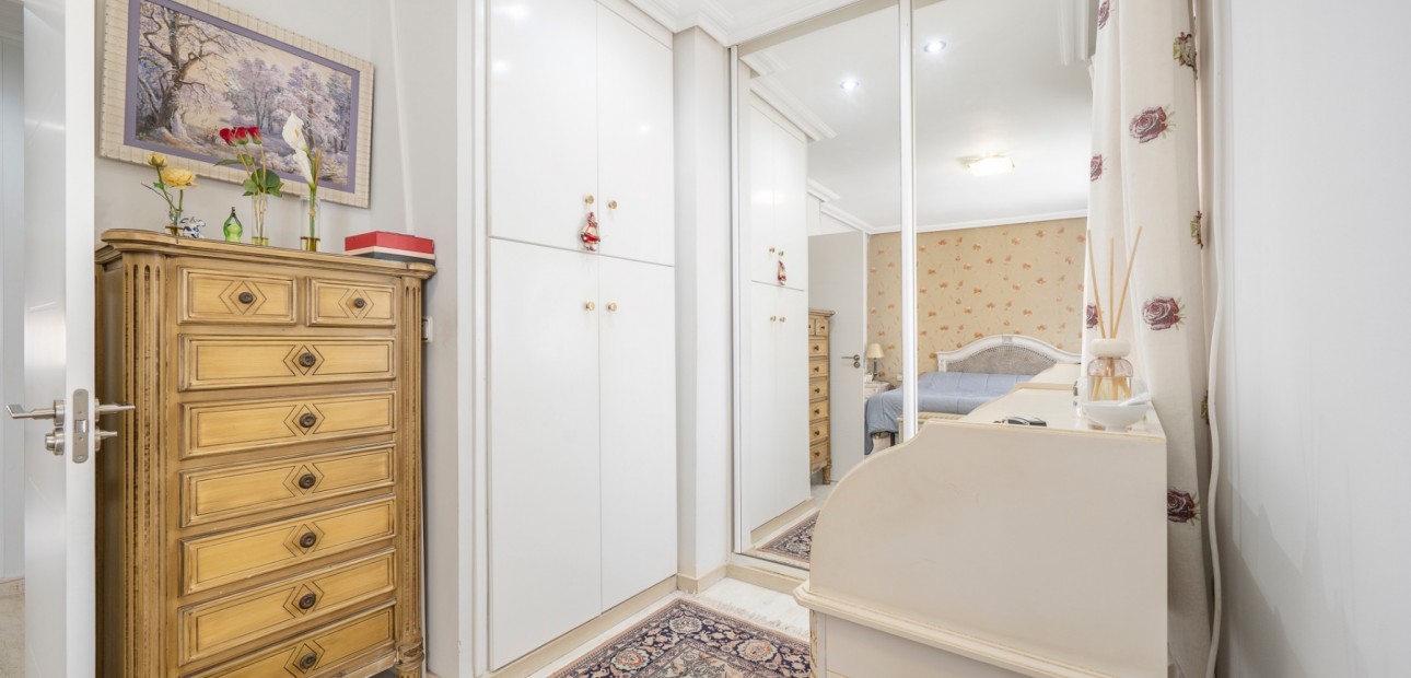 Herverkoop - Herenhuis -
Guardamar del Segura - El Moncayo