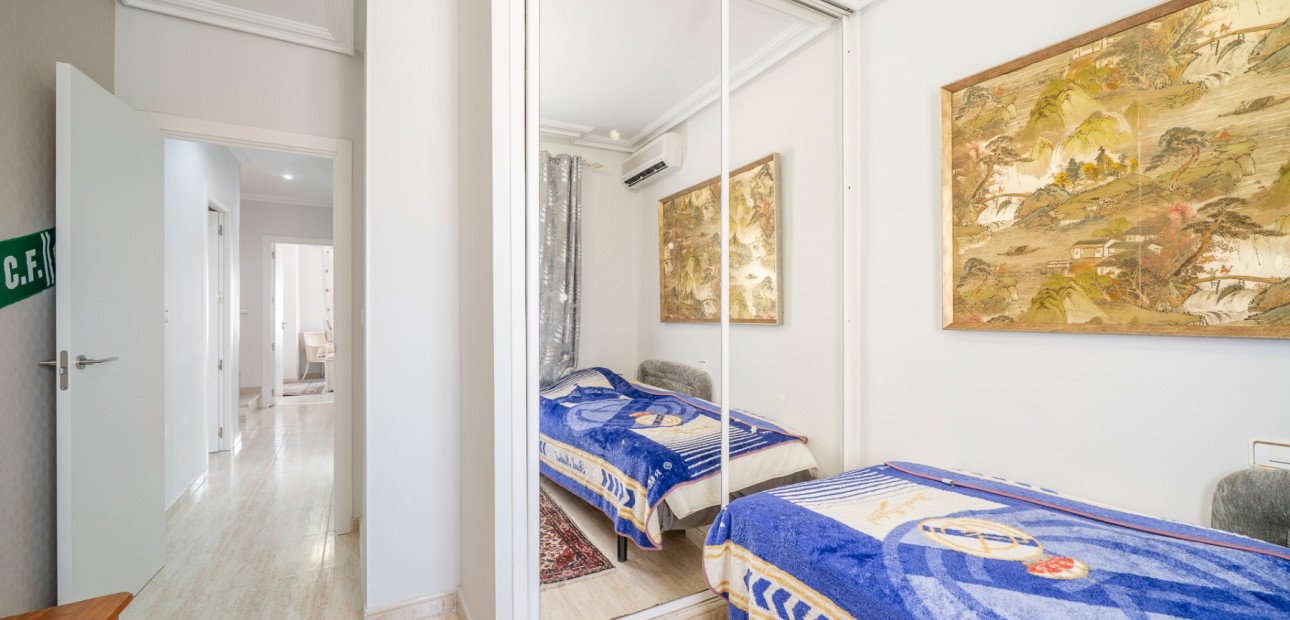 Herverkoop - Herenhuis -
Guardamar del Segura - El Moncayo