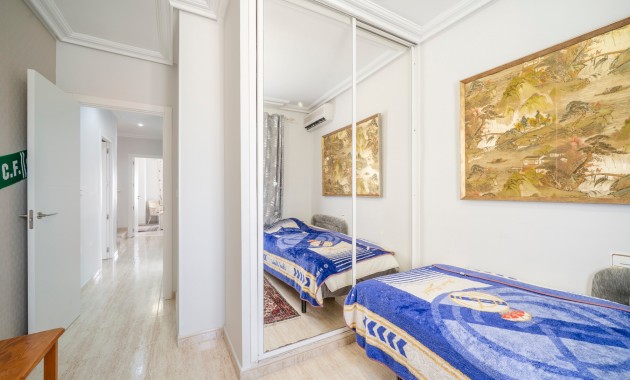 Herverkoop - Herenhuis -
Guardamar del Segura - El Moncayo