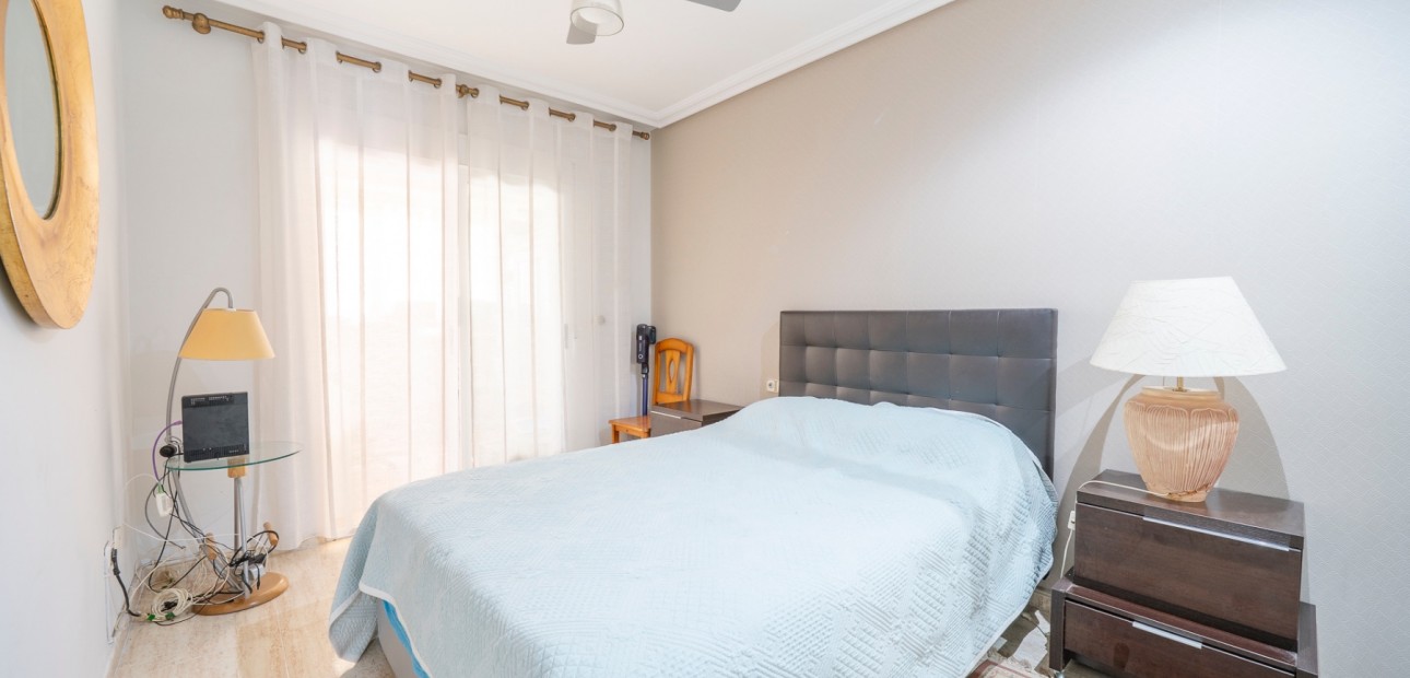 Herverkoop - Herenhuis -
Guardamar del Segura - El Moncayo