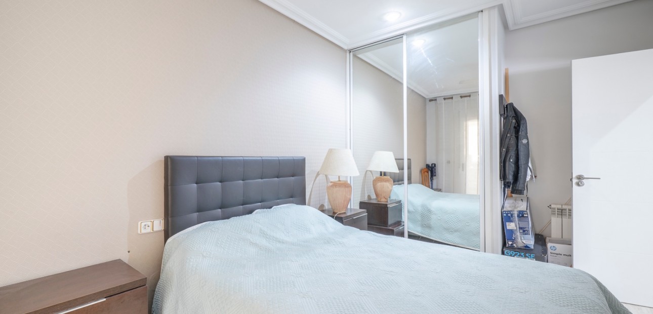 Herverkoop - Herenhuis -
Guardamar del Segura - El Moncayo