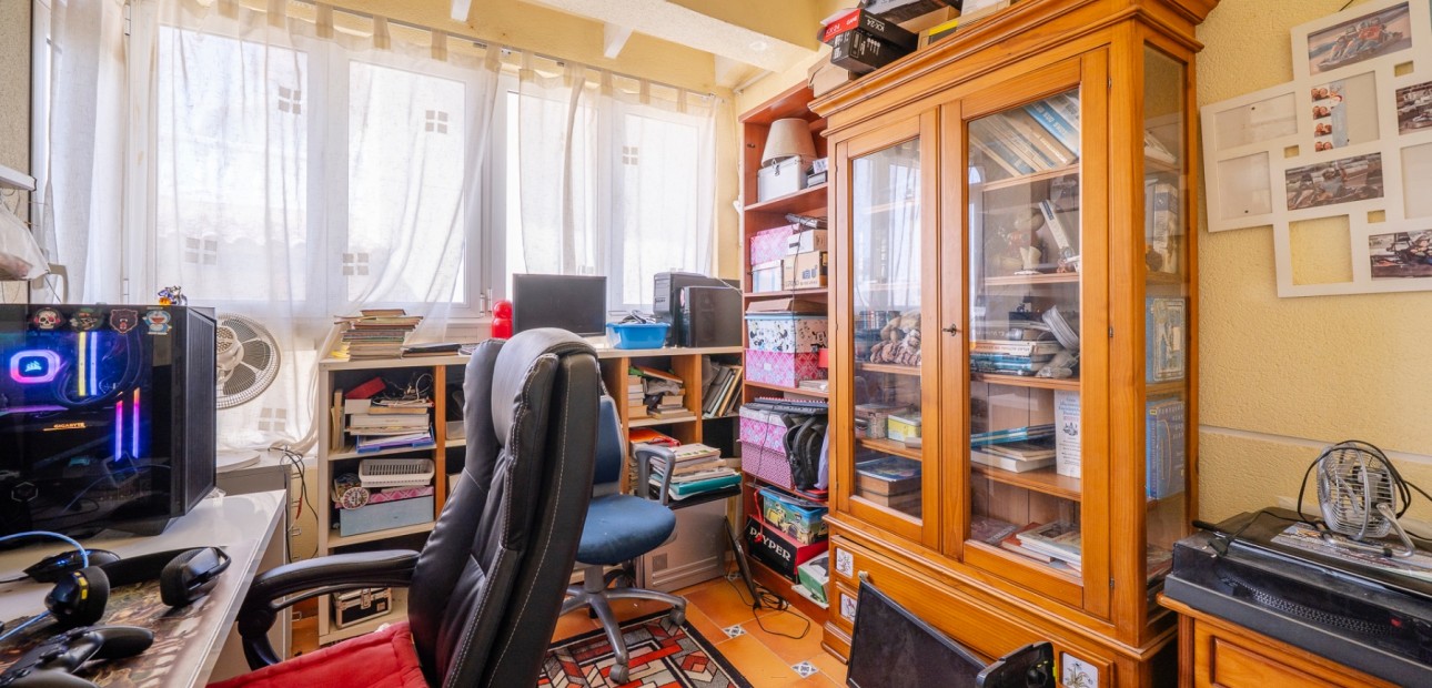 Herverkoop - Herenhuis -
Guardamar del Segura - El Moncayo