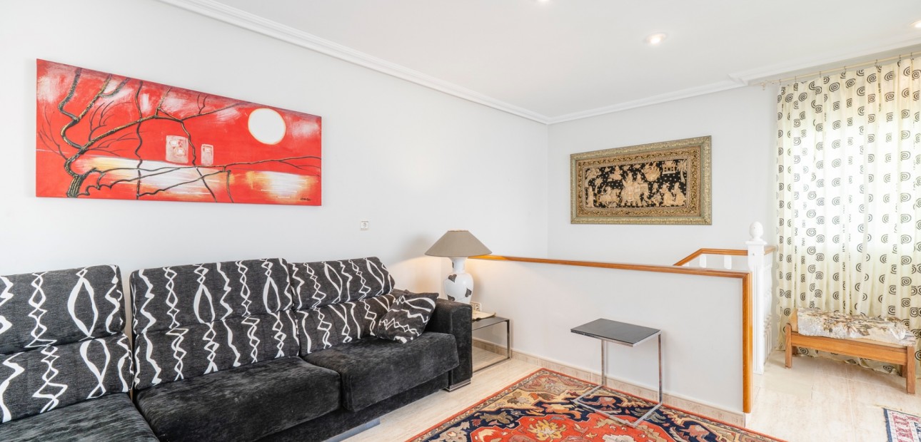 Herverkoop - Herenhuis -
Guardamar del Segura - El Moncayo