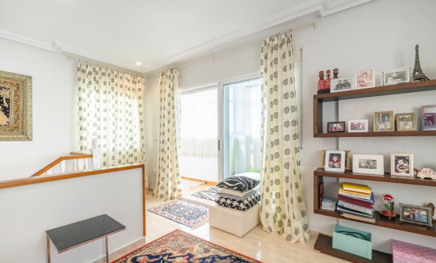 Herverkoop - Herenhuis -
Guardamar del Segura - El Moncayo