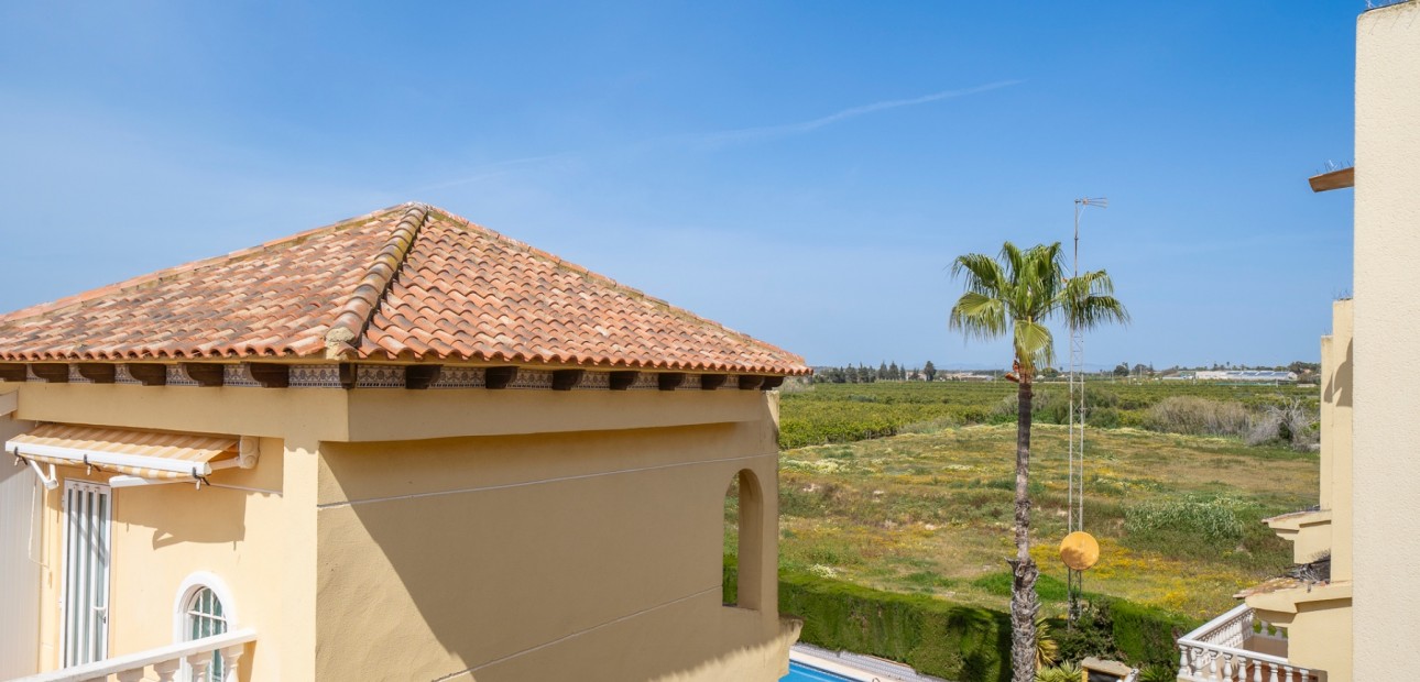 Herverkoop - Herenhuis -
Guardamar del Segura - El Moncayo