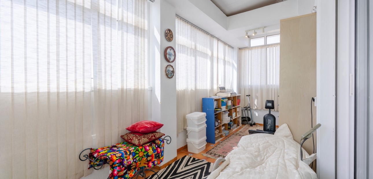 Herverkoop - Herenhuis -
Guardamar del Segura - El Moncayo